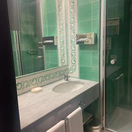 Stanza 505 Royal Guest house 3*